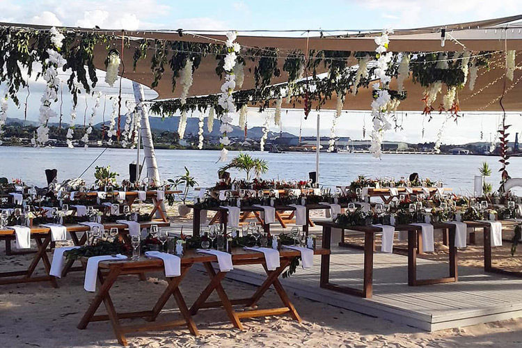 Wedding-outdoor-waterside-reception-styling-2